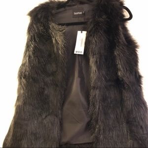 Brand New Boohoo Black Faux Fur Vest